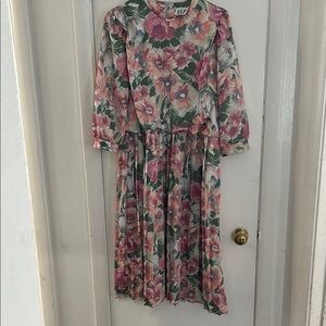 Vintage Floral Dress by VLV